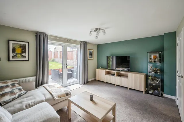 Emerald Green Grove, Thurnscoe, S63, photo 2