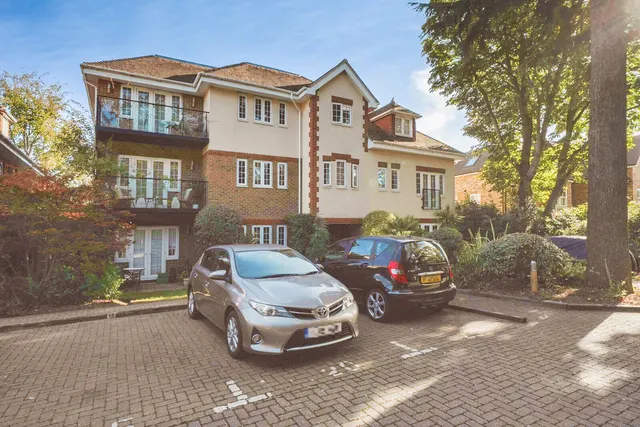 Woodham Place, Woodham, KT15, photo 1
