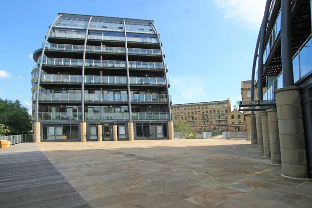 Salts Mill Road, Shipley, BD17, photo 1
