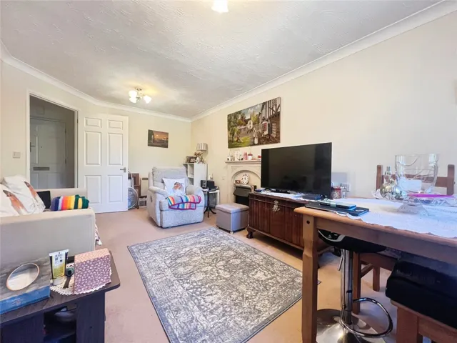 Waltham Road, Twyford, RG10, photo 2