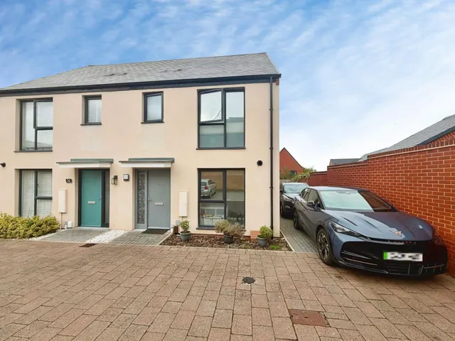 Hendy Avenue, Ketley, TF1, photo 1