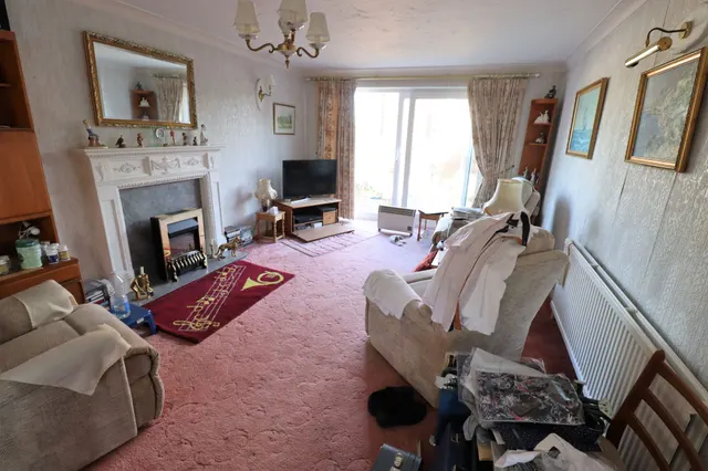 Photo 2 — Bull Lane, Rayleigh, Essex, SS6 8LY