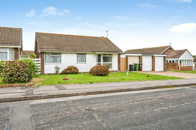 Woodpecker Road, Eastbourne, BN23, photo 1