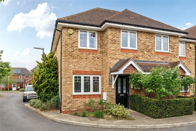 Mole Place, West Molesey, KT8, photo 1