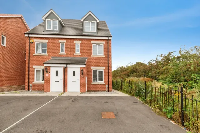 Moseley Close, MIDDLESBROUGH, Cleveland, TS8, photo 1