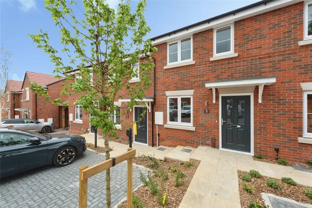 Chobham Road, Frimley, GU16, photo 1