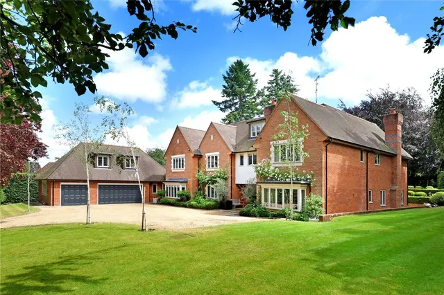 Grimms Hill, Great Missenden, Buckinghamshire, HP16 9BG, photo 1