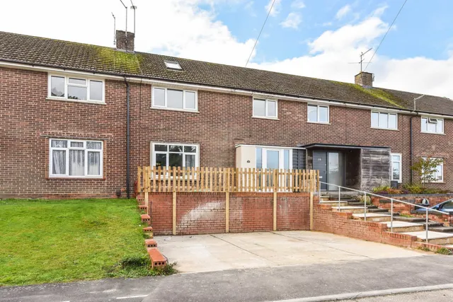 Imber Road, Winnall, Winchester, photo 1
