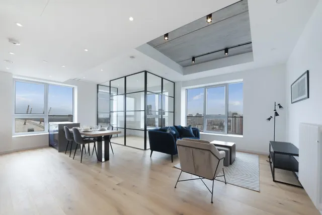Douglass Tower, Goodluck Hope, E14, photo 1
