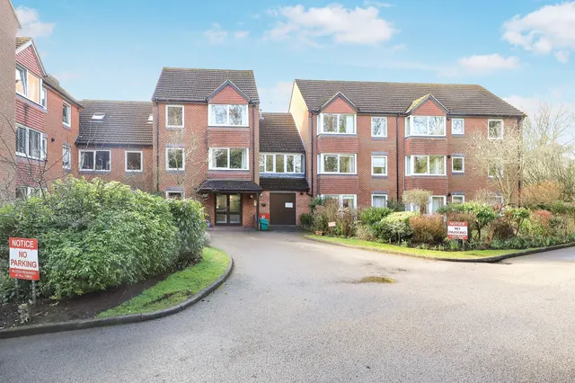 Corfton Drive, Wolverhampton, WV6, photo 1
