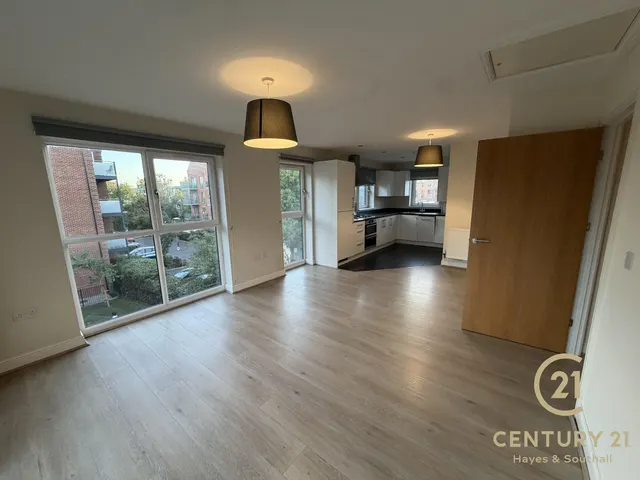 Otter Way, UB7, photo 1