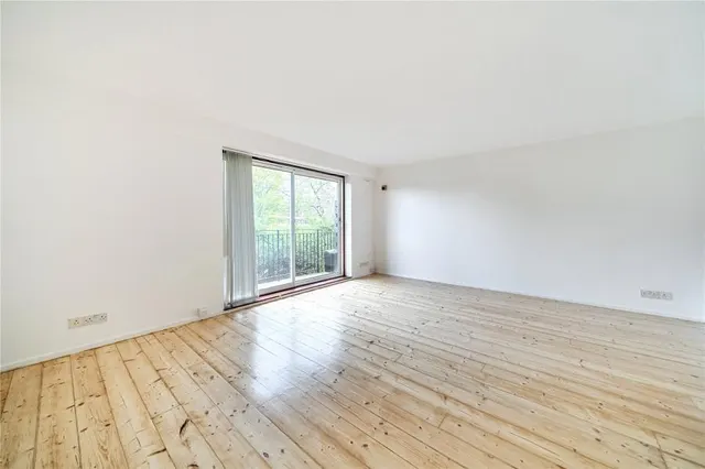 Paveley Drive, London, SW11, photo 2