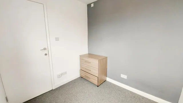 Chelmer Road, extra storage room, CM2, photo 3