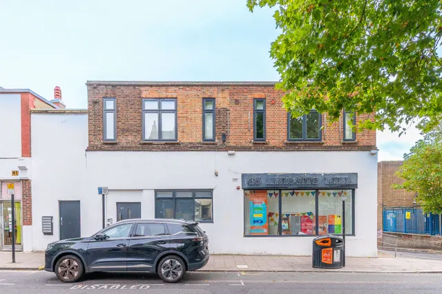 London, SE27, photo 1