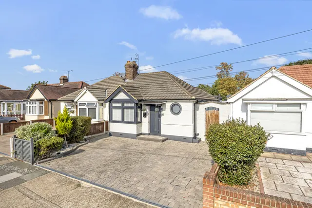 Jubilee Avenue, Romford, RM7, photo 1