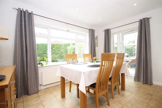 Strathcona Avenue, Little Bookham, KT23, photo 3