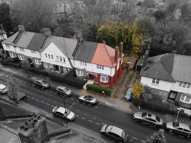 Tower Gardens Road, London, photo 1