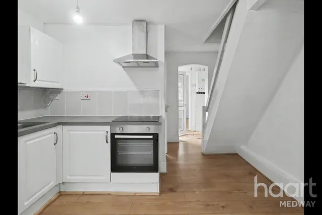 Taunton Road, DA11, photo 2