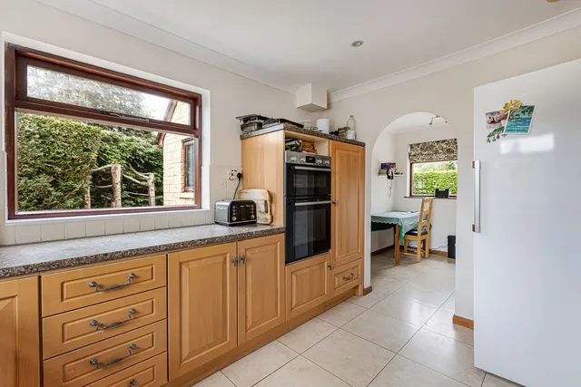 Eynsham Road, Botley, OX2, photo 3