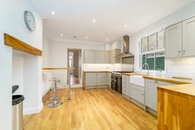 Clarendon Road, Ashford, TW15, photo 2