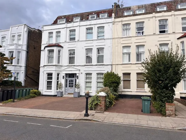 Photo 2 — Greencroft Gardens South Hampstead, London, London NW6 3PH