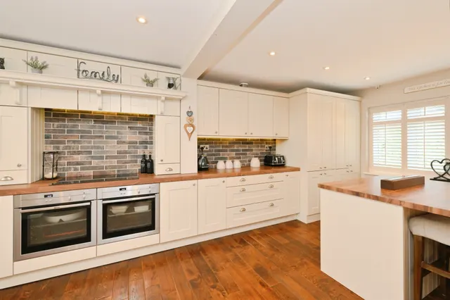 The Oxleys, Harlow, CM17, photo 3