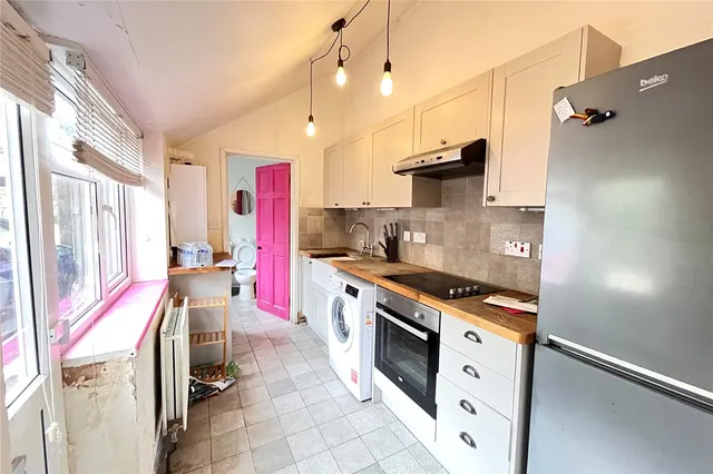 Photo 3 — Fleet Road, Fleet, Hampshire, GU51 4QG