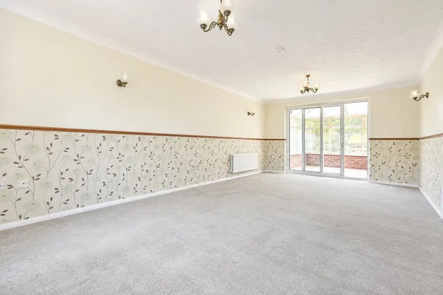 Photo 3 — Ashlea, Hook, Hampshire, RG27 9RQ