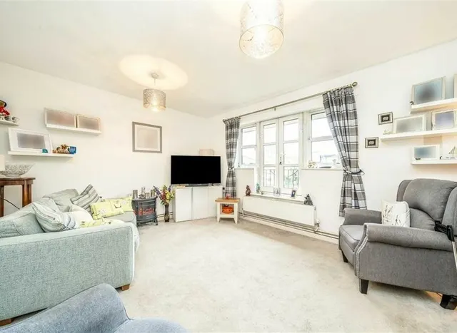 Walpole Road, Teddington, TW11, photo 2