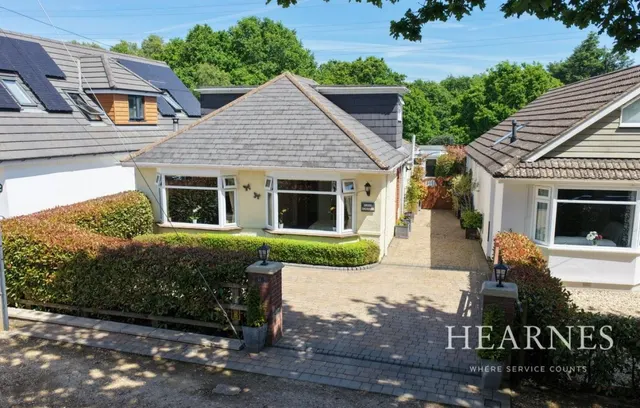 St James Road, BH22, photo 1