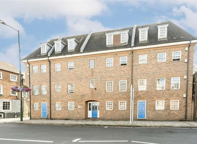 High Street, Hampton Wick, KT1, photo 1