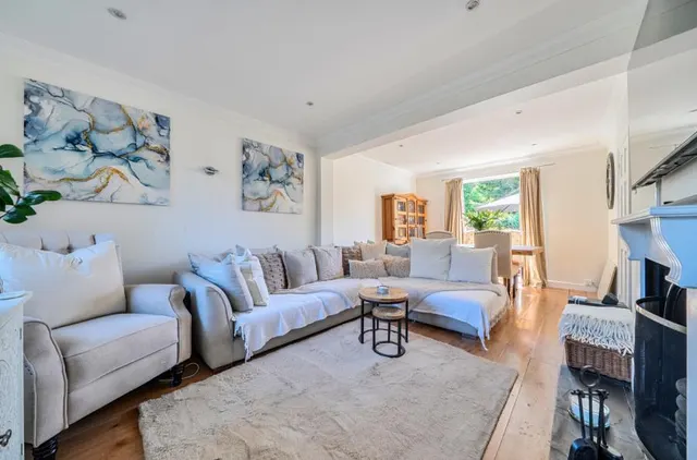 Roberts Road, Barton Stacey, SO21, photo 2