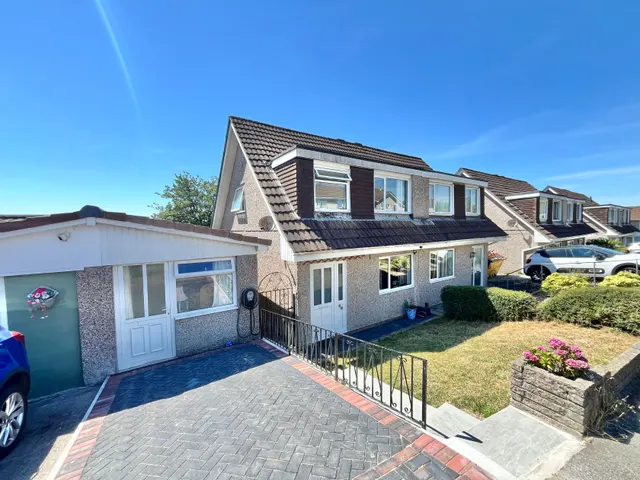 Hawthorns, Saltash, PL12, photo 1
