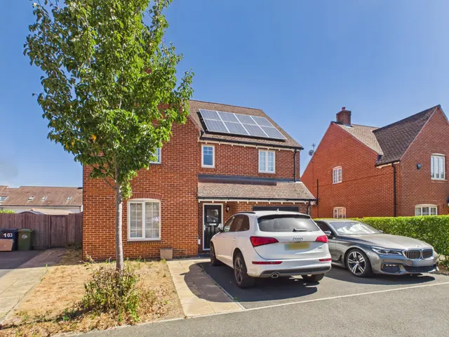 Chalfont St. Peter, Gerrards Cross, photo 1