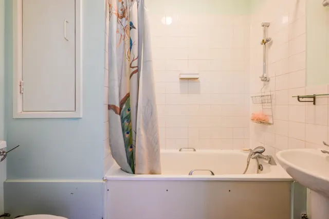 Photo 3 — 31 Rabbits Road, London
