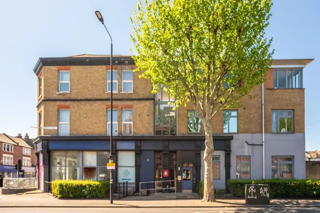 31 Rabbits Road, London, photo 1