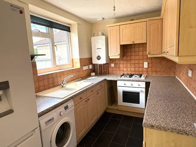 Chattern Road, Surrey Ashford, TW15, photo 3