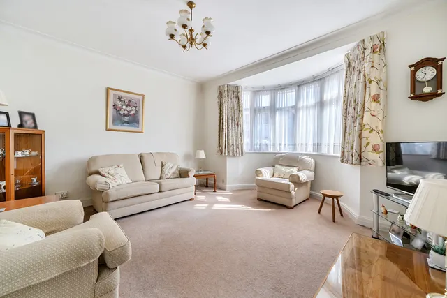 The Drive, Harrow, HA2, photo 2