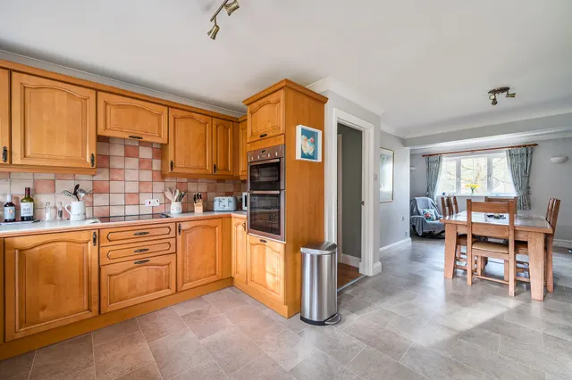 Chestnut Close, Storrington, RH20, photo 2