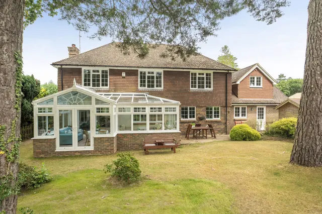 Chestnut Close, Storrington, RH20, photo 3