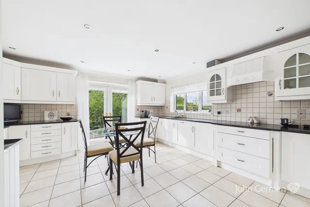 Blore Close, Ashbourne, photo 3