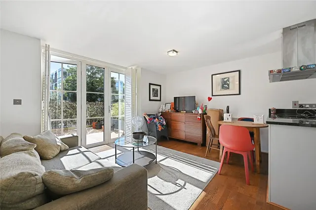 Photo 3 — Bazalgette Court, Great West Road, London, W6