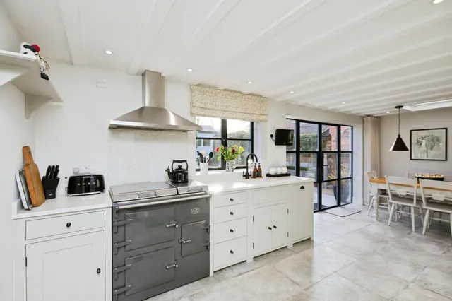 Manor Road, Kings Bromley, DE13, photo 3