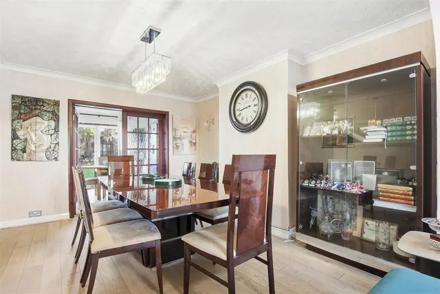 Photo 3 — Poplar Road, Sutton, SM3 9JX