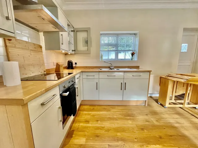 West Cliff Road, BH4, photo 3