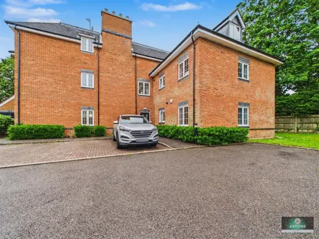 Barn Close, Pound Hill