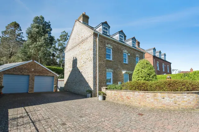 Thornton Pearn Rise, Lyme Regis, DT7, photo 1