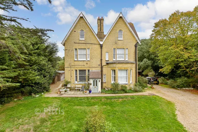 York Avenue, East Cowes, PO32, photo 1