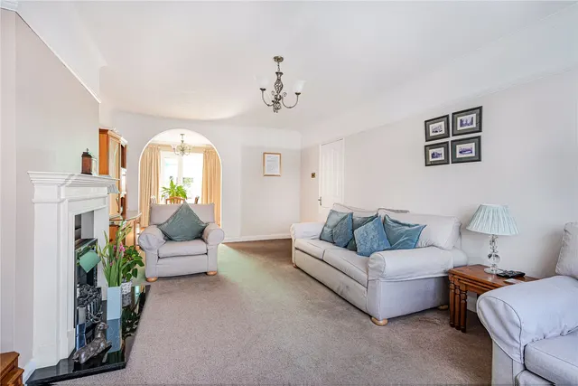 Hospital Bridge Road, Twickenham, TW2, photo 2