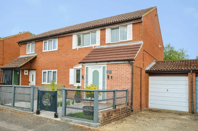 Greenside, Borehamwood, WD6, photo 1